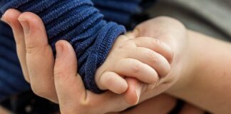 Jak połączyć VR z telefonem?