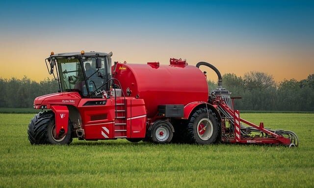 Czy obornik jest dobry pod truskawki? Czy obornik jest dobry pod truskawki?