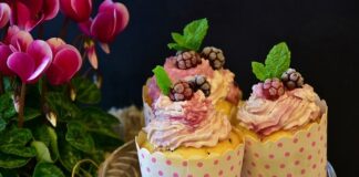 Czy mascarpone rozpuszcza masę cukrową?