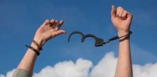 Czy alkoholik może jeść cukierki z alkoholem?