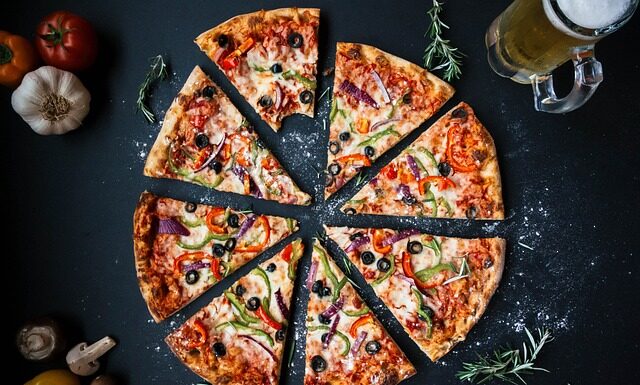 Jaki ser do pizzy żeby się ciągnął?