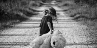 Jak zrobić zabawkę dla psa ze skarpetki?