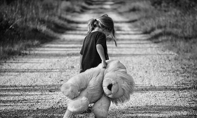 Jak zrobić zabawkę dla psa ze skarpetki?