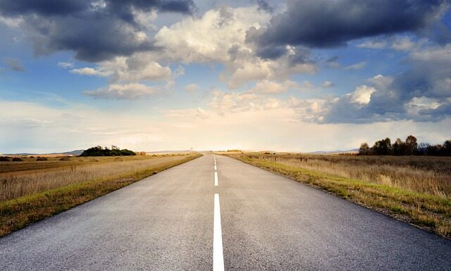 Kto sprząta chodnik przy posesji? Kto sprząta chodnik przy posesji?