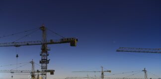 Jaką grubość materaca nawierzchniowego?